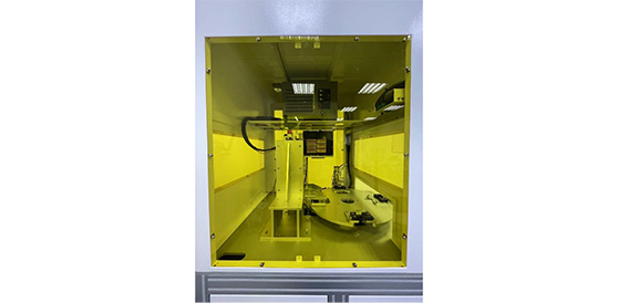 激光熔接机内部。